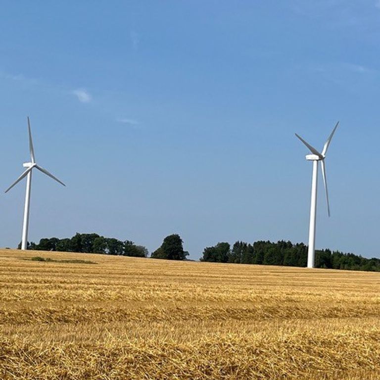 Tre vind wind mills
