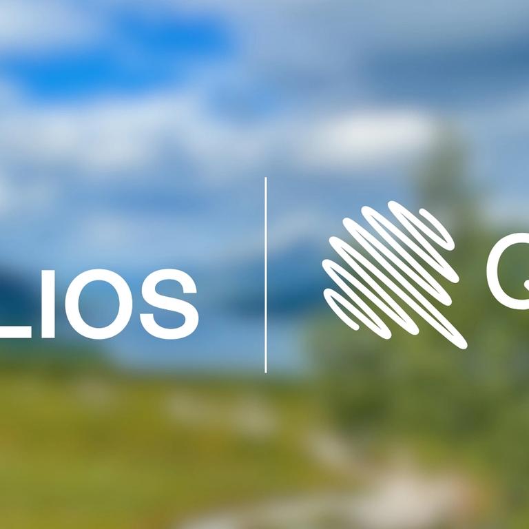 Å Entelios and Qurrent logos on nature background