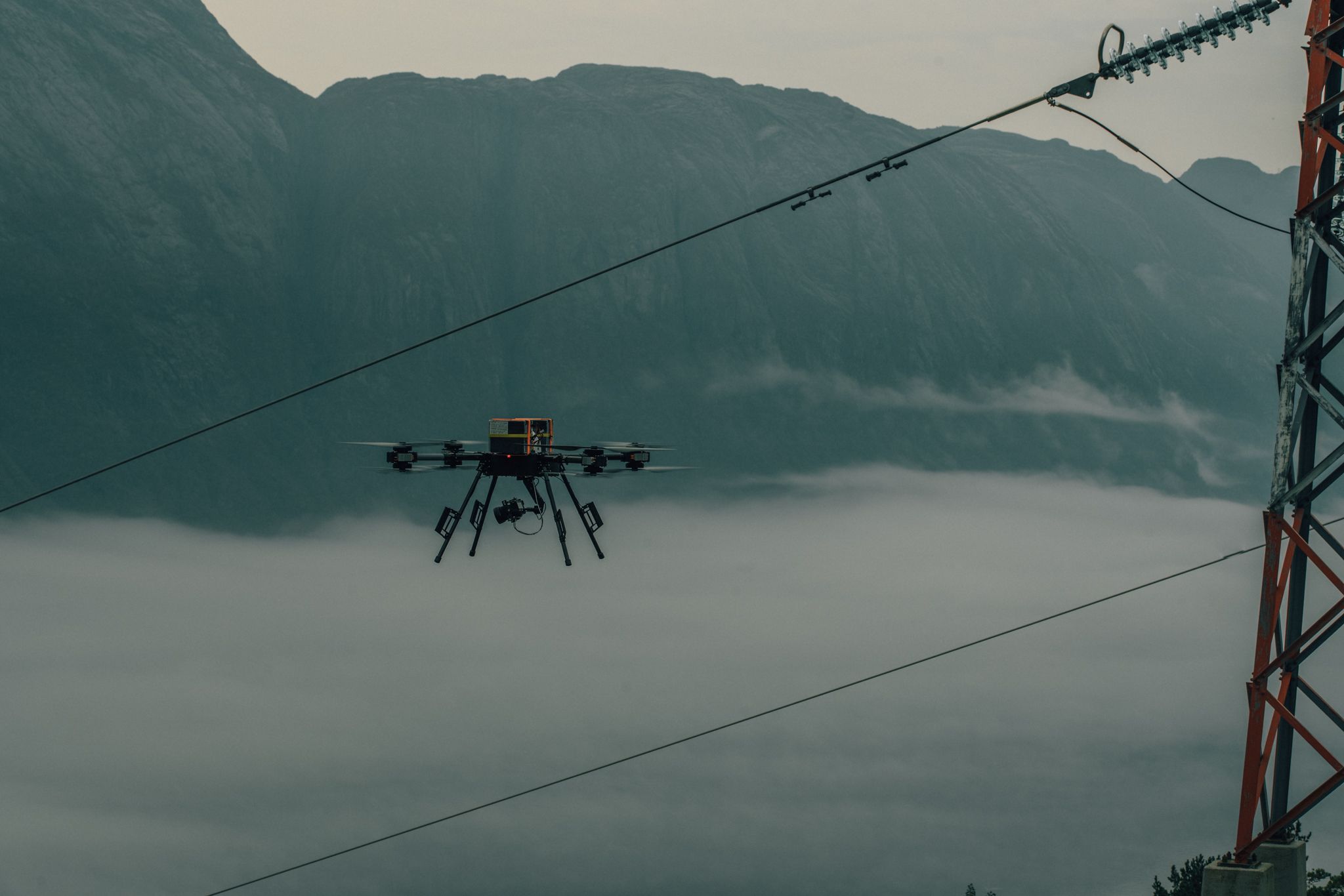 Glitre Nett bruker droner til befaring av strømnettet.