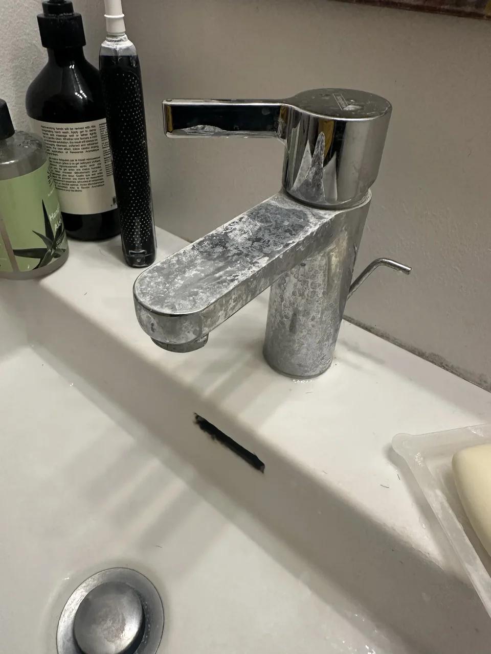 Faucet descaling, Før