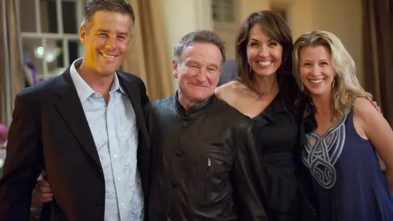 Robin Williams with friends, from Robin’s Wish (2020), a documentary about his life with Lewy body dementia