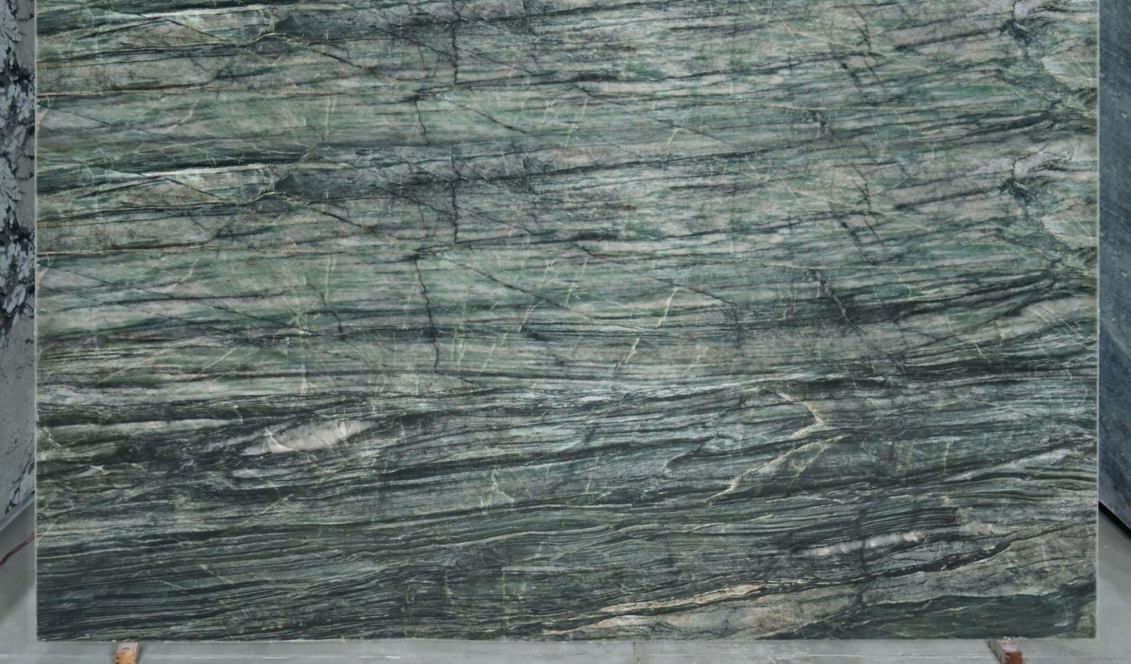 VARDE MOUNTAIN — Granite slab