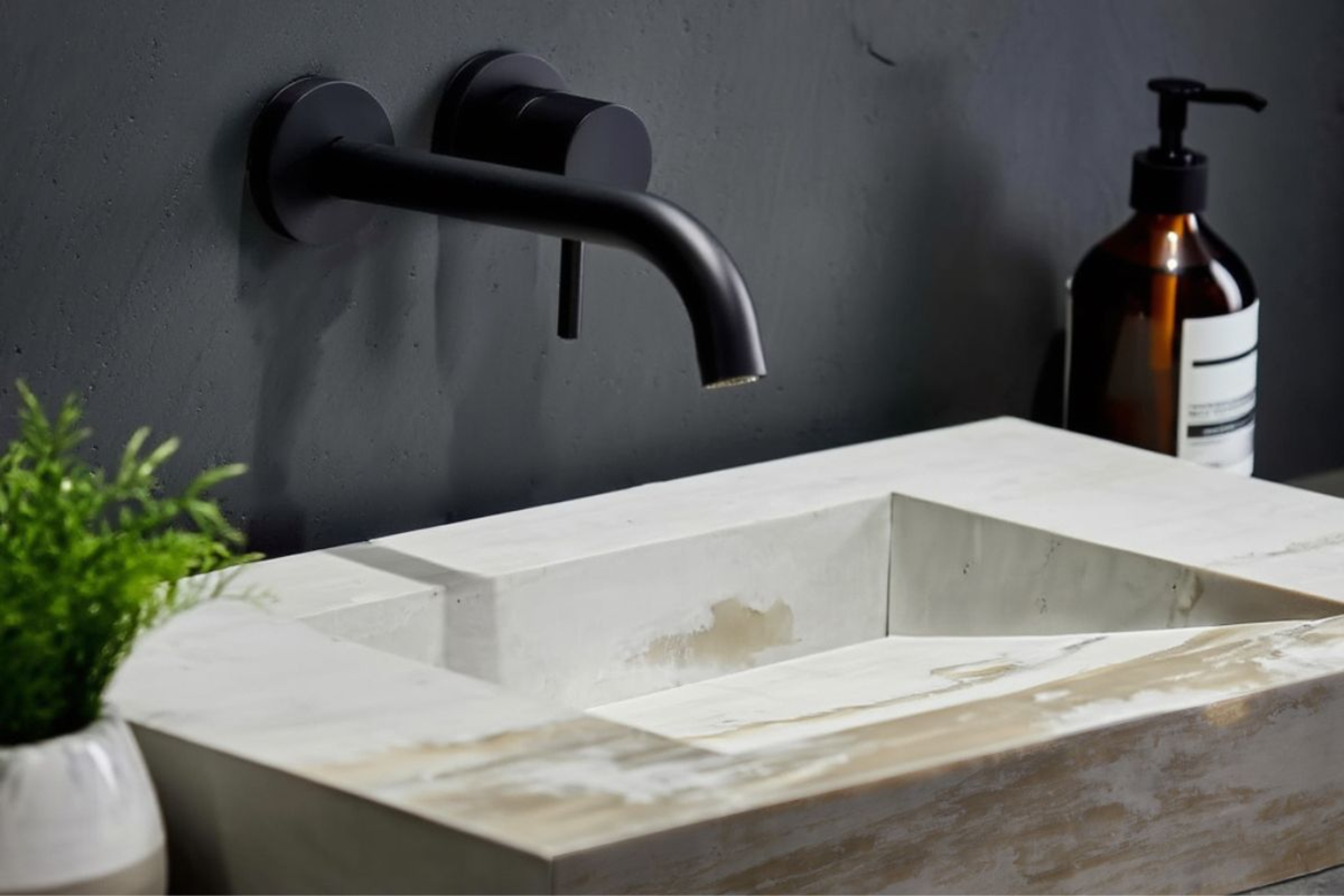 The best ways to use quartz in modern home interiors