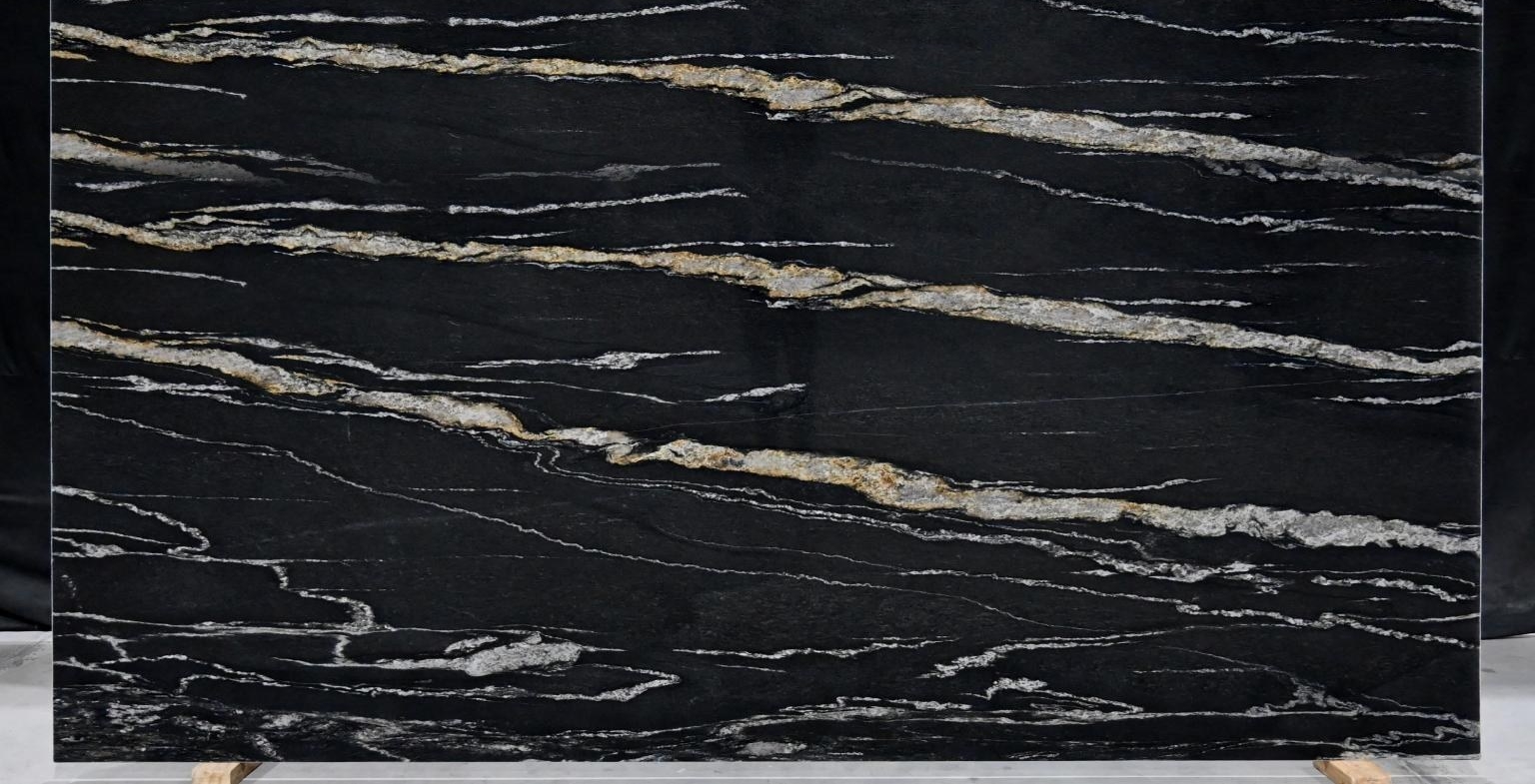 TAITANIUM GOLD — Granite slab
