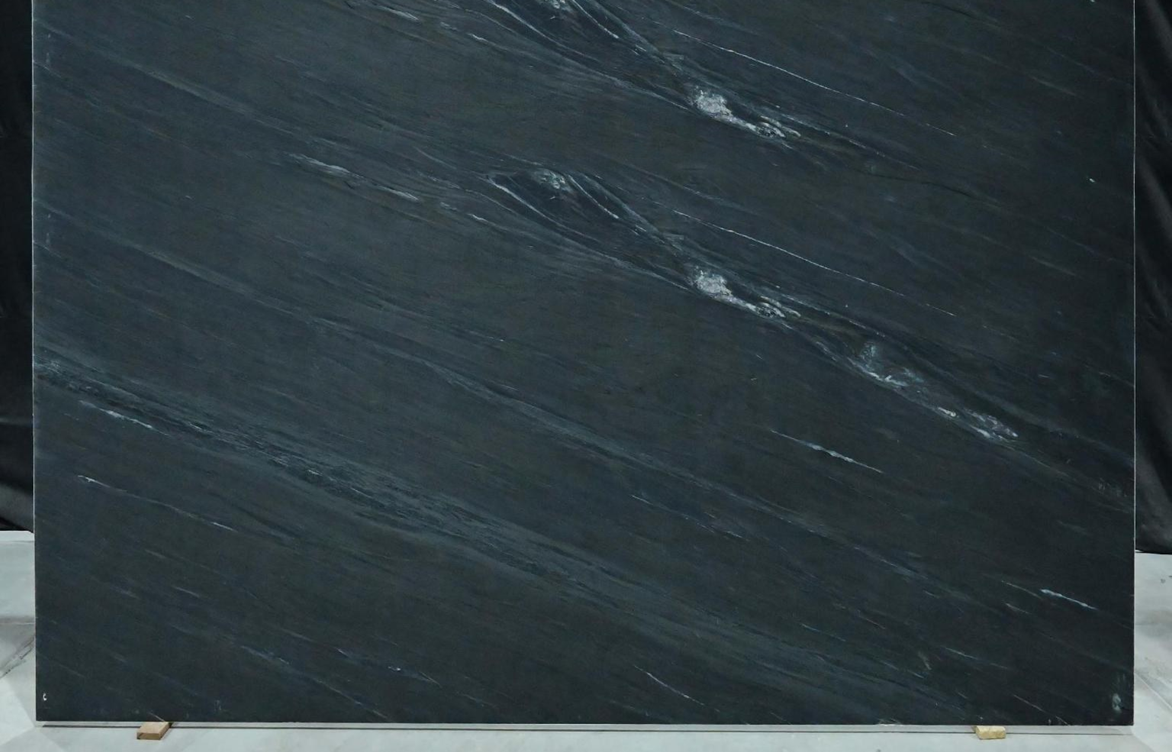 MARINE BLACK — Granite slab