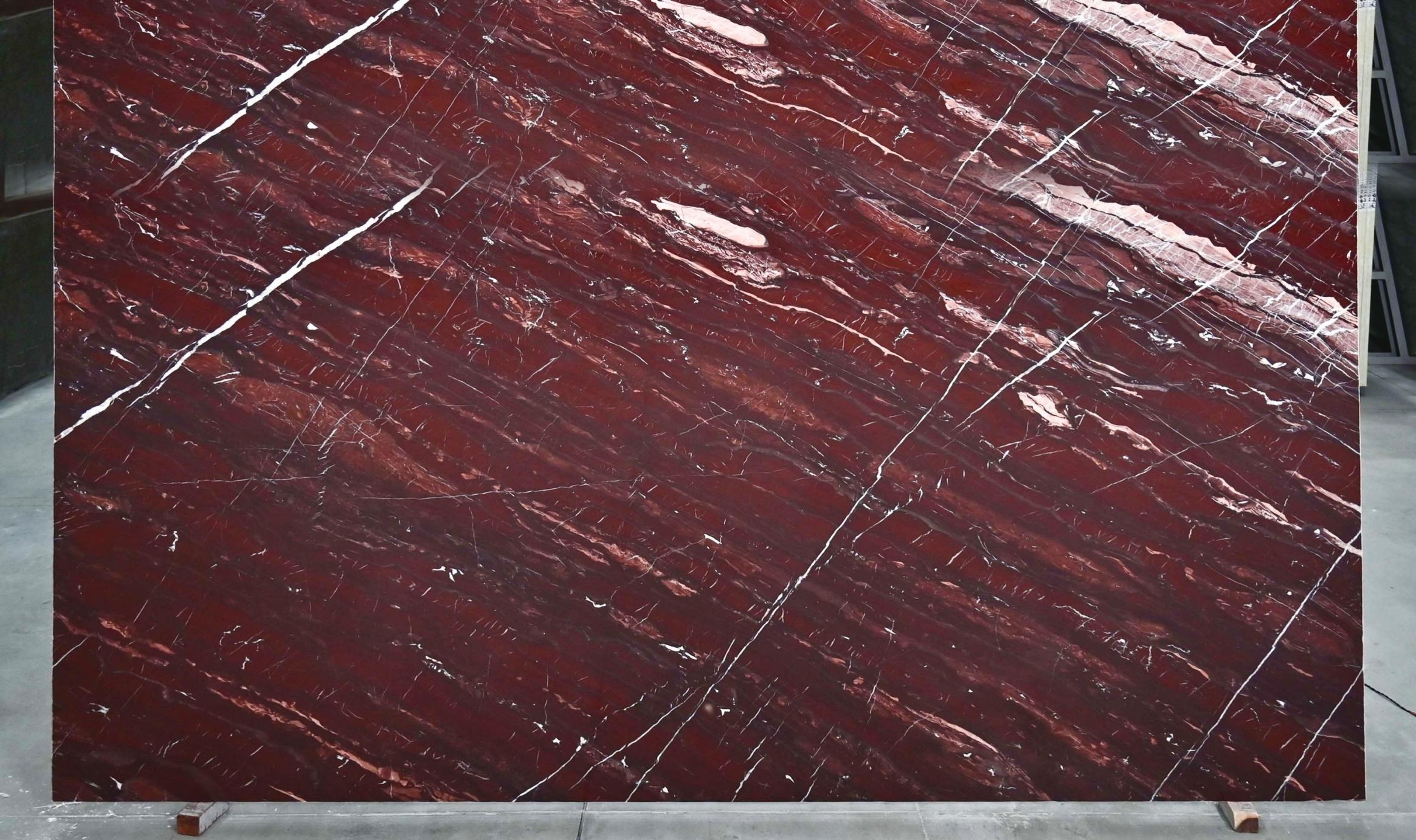 JASPER RED — Granite slab