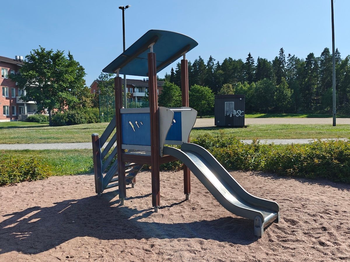 Liukumäki.