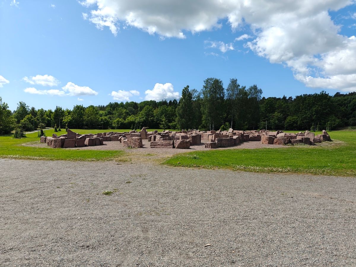 Kivilabyrintti.