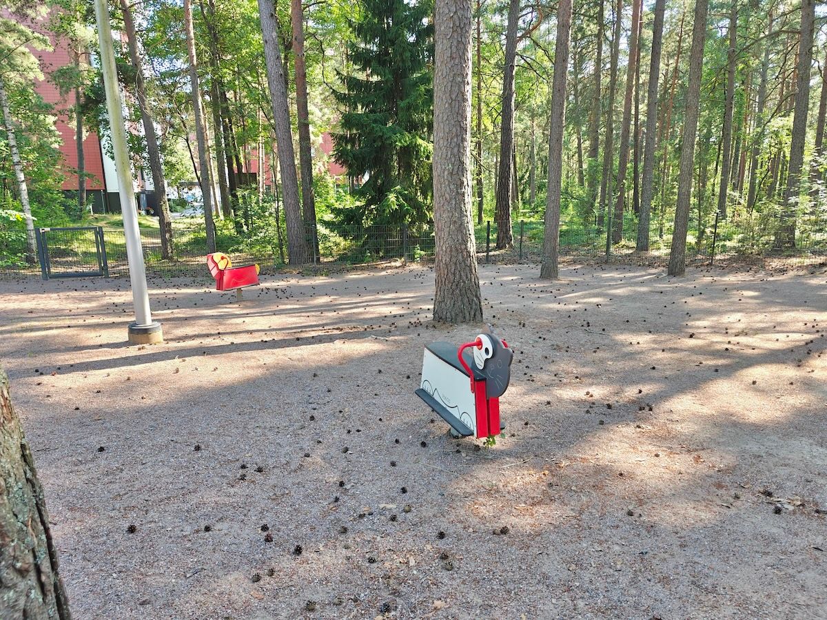 Jousivälineitä.
