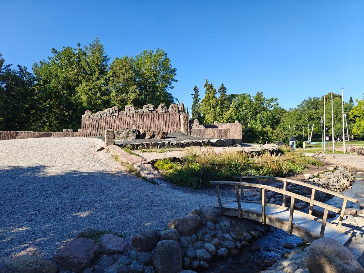 Kivilabyrintti.