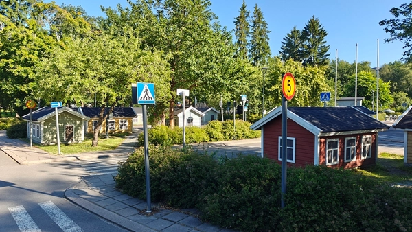 Kupittaan liikennepuisto on minikokoinen kaupunki pienille ajajille.