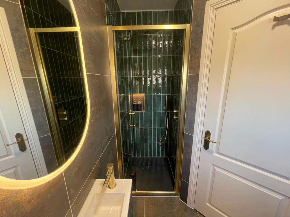 Flair ili 80cm Bifold - Brushed Brass