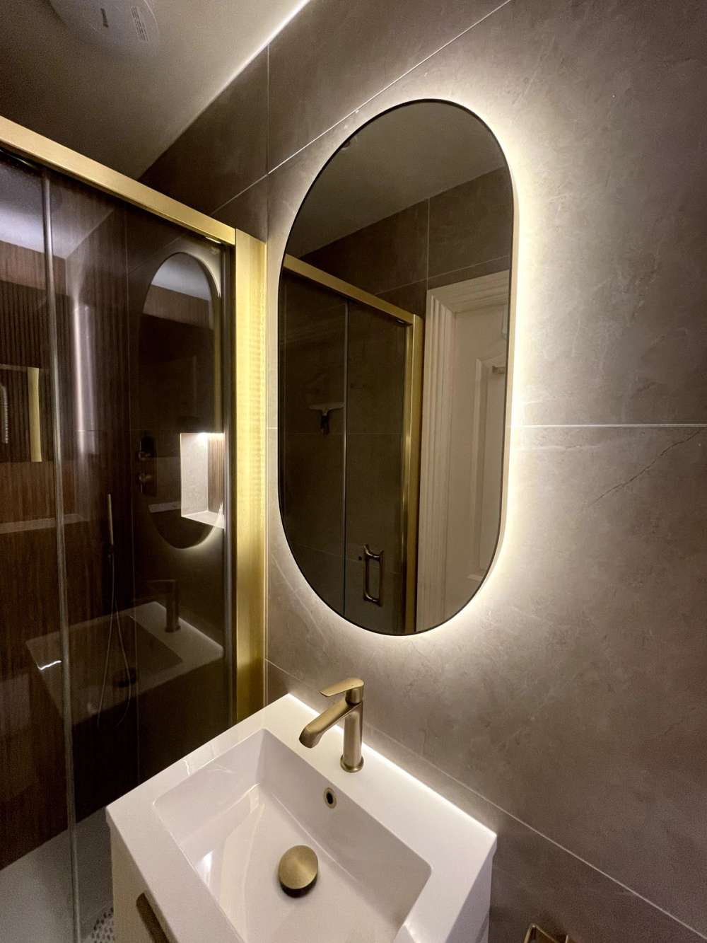HIB Arcane Pill Mirror - Brushed Brass