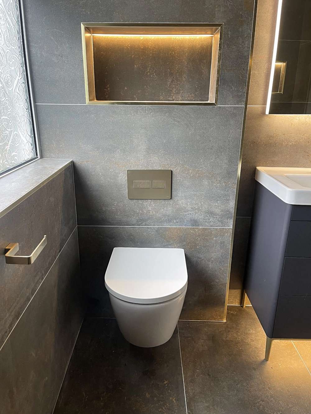 RT Large Orbit Wall Hung Pan