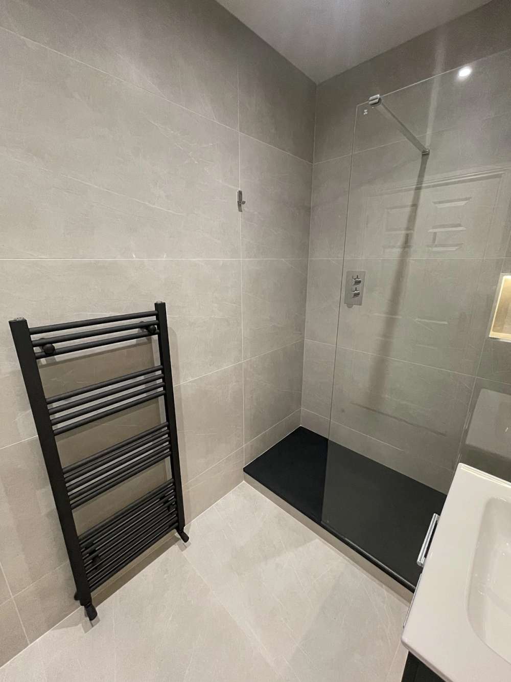 Eastbrook Multirail 1200 x 500 - Matt Anthracite 
