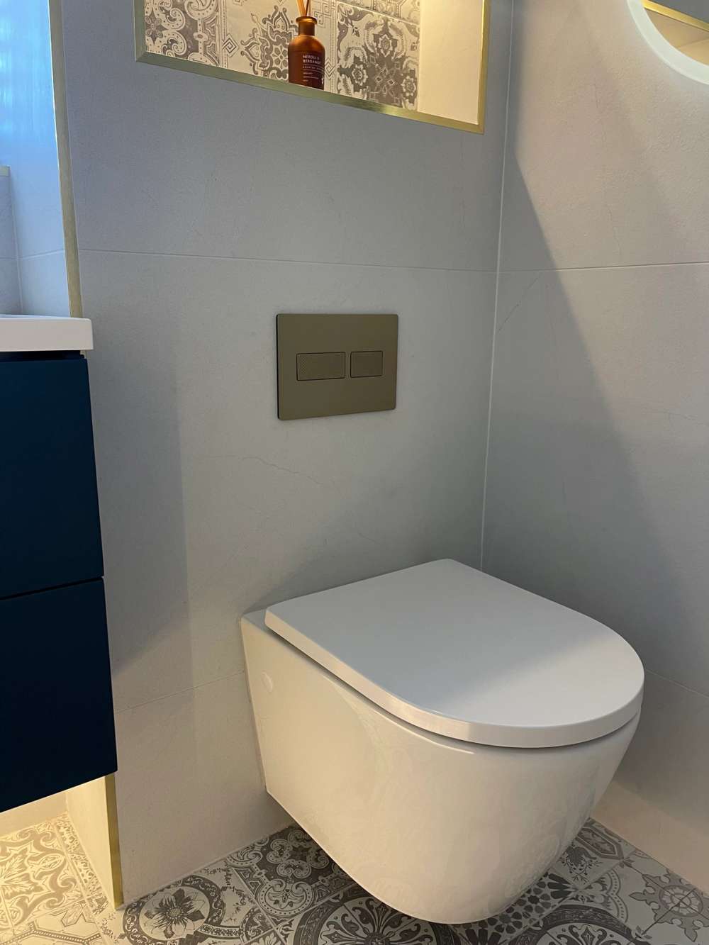 RT Large Orbit Wall Hung Pan