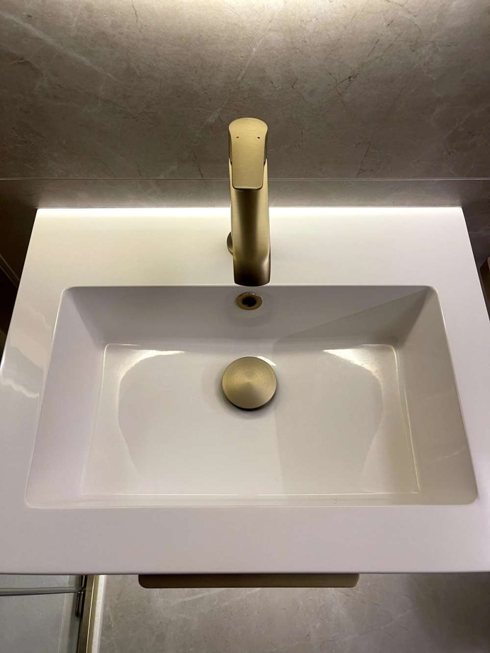 Aqualla Hanna Basin Mono - Brushed Brass
