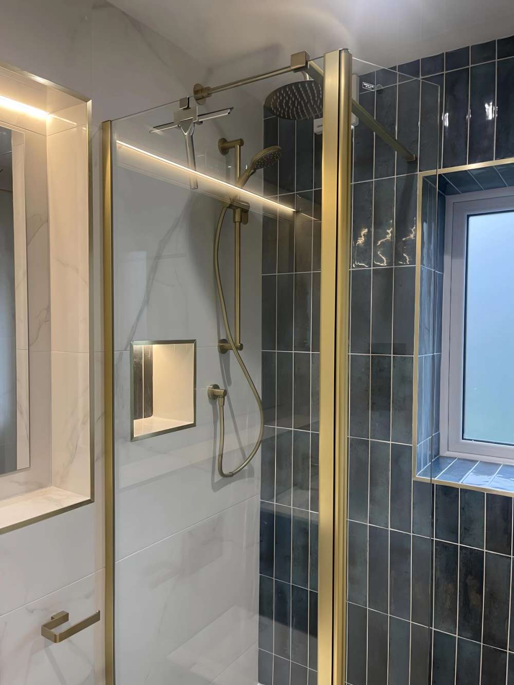 Quantum Concealed System - Brushed Brass