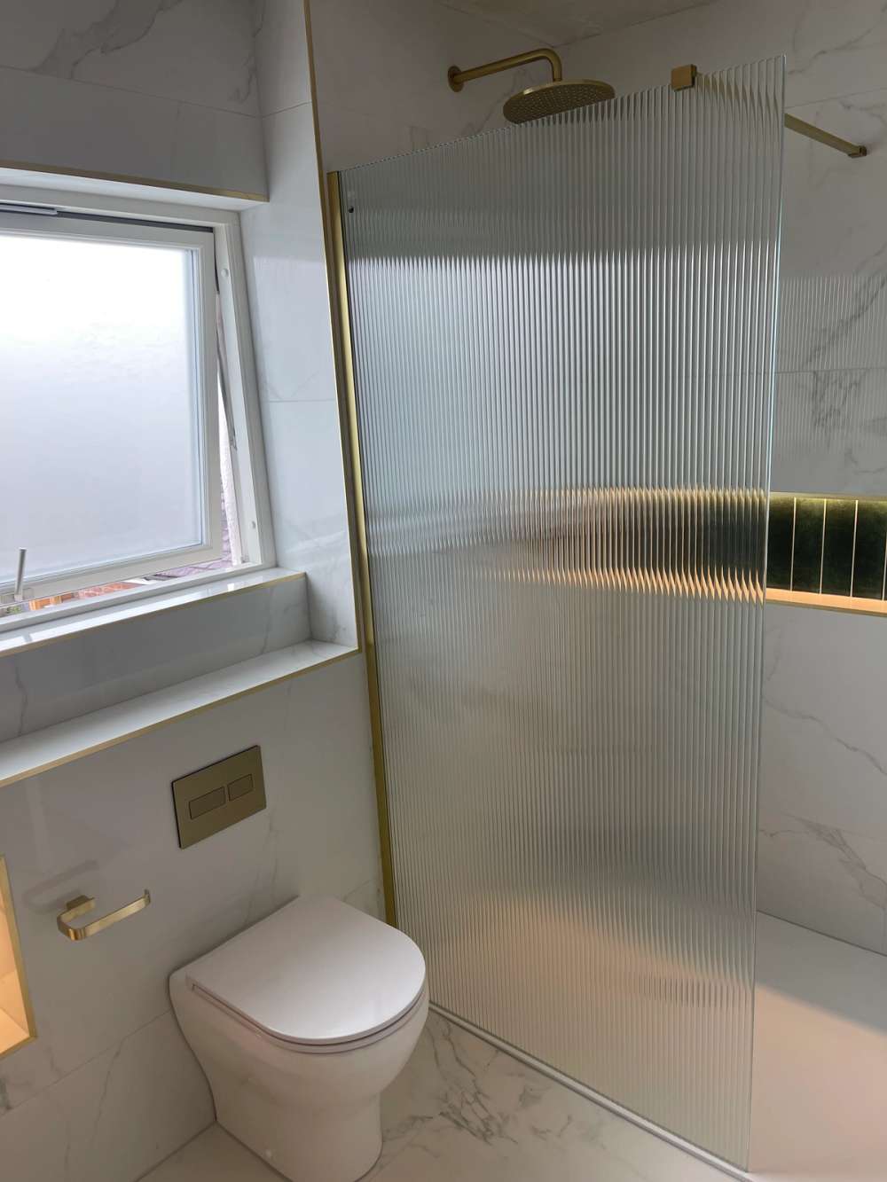 Scudo s8 Fluted Wetroom Panel - Brushed Brass - 1000mm
