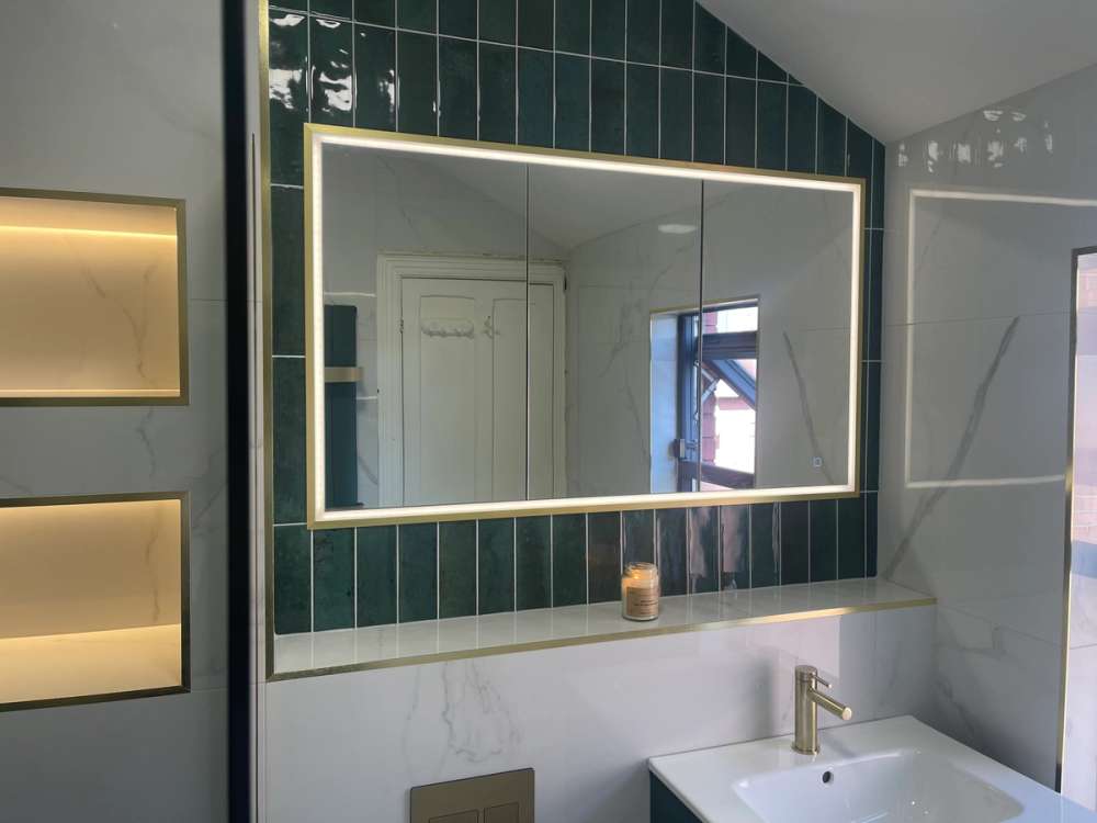 HIB Vanquish Mirror Cabinet 