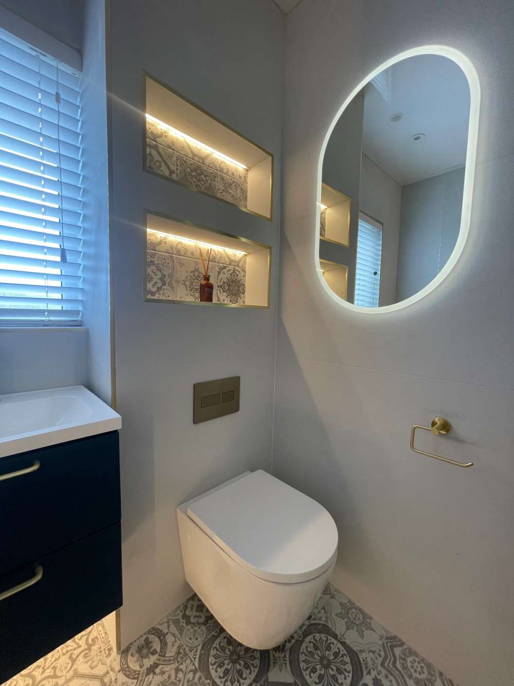 RT Large Orbit Wall Hung Pan