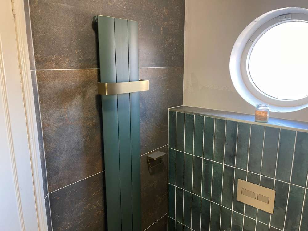 Phoenix Vega Radiator - Matt Highland Green 