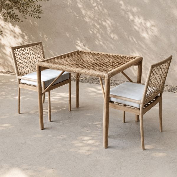 SQUARE DINING TABLE 01