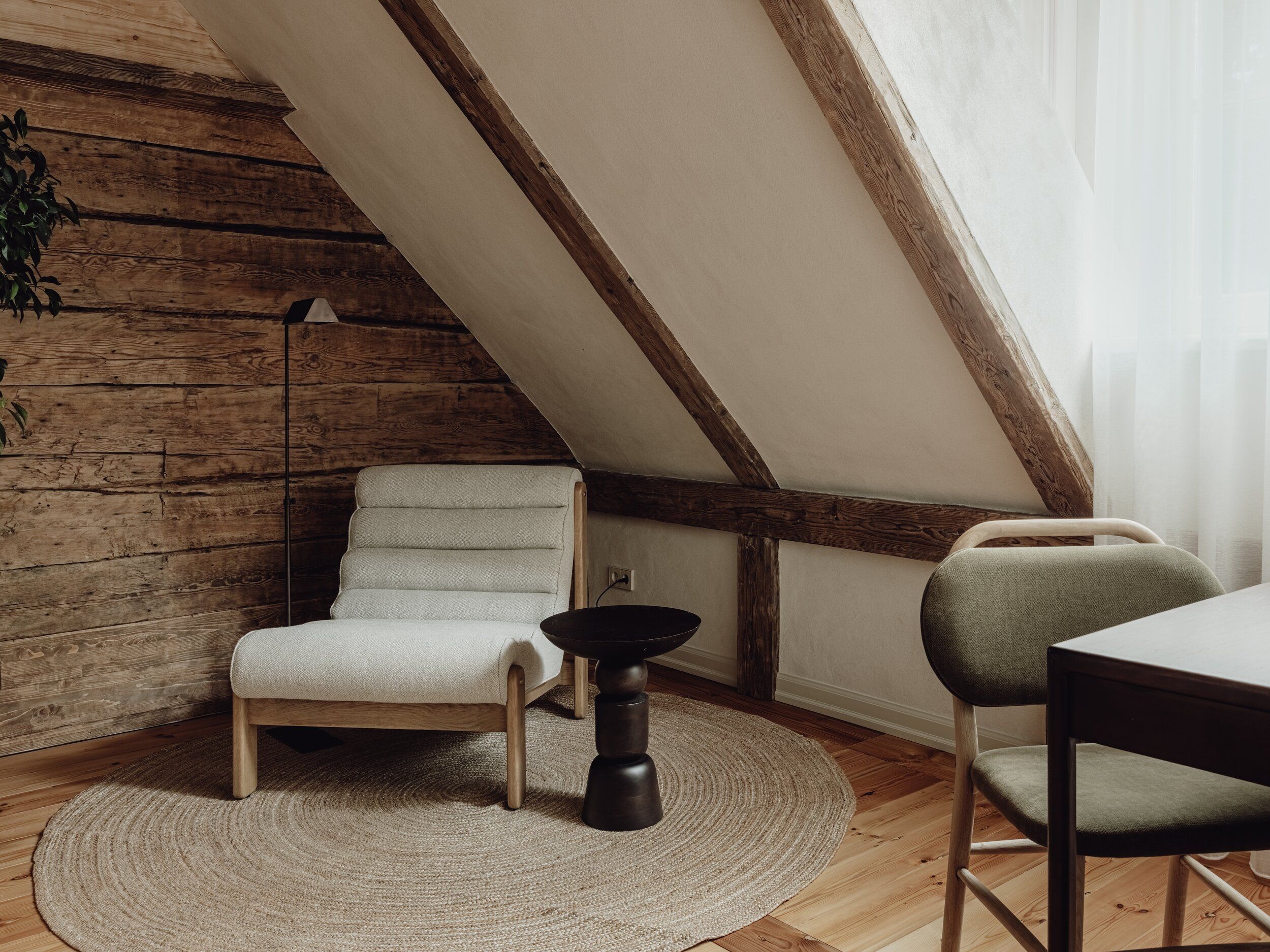 Mācītāja māja, Sestais - Image 4