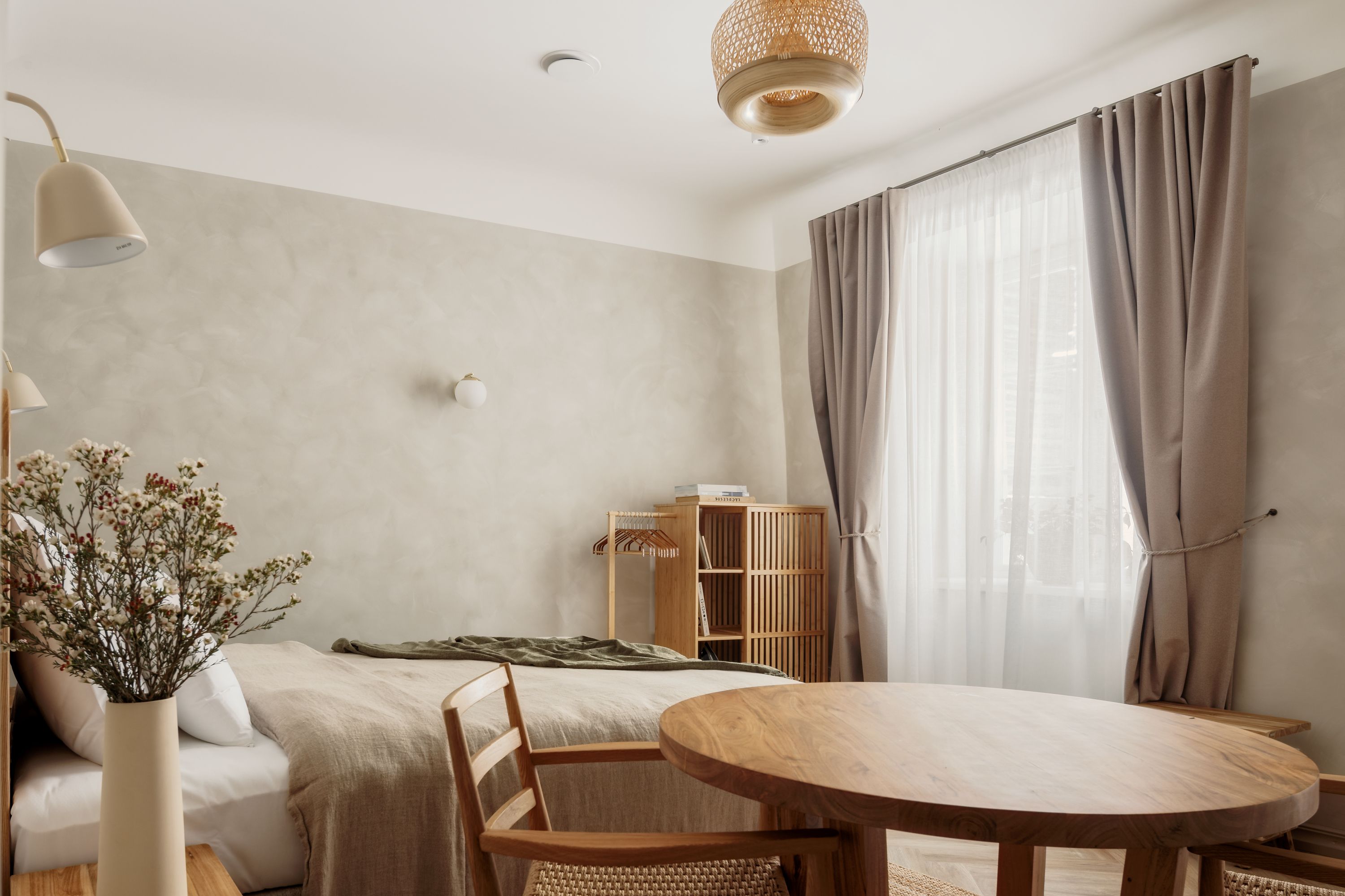 Spīdalas nams, Trešais - Image 4