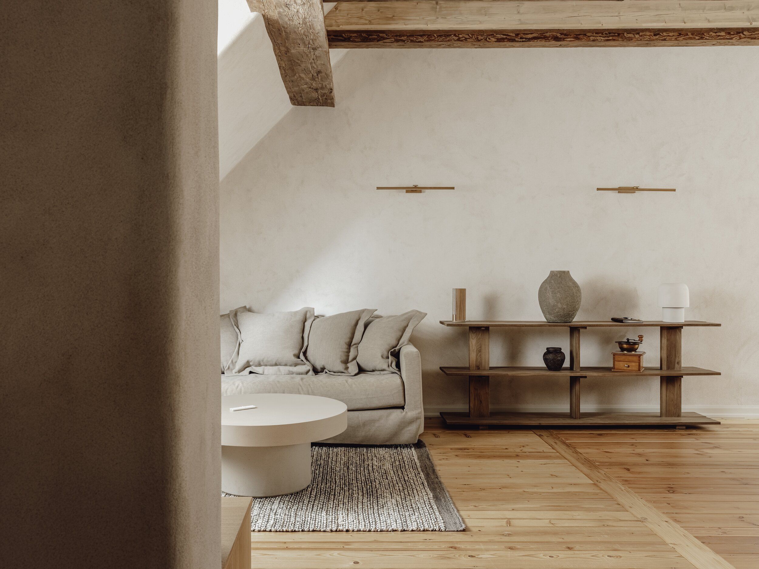 Mācītāja māja, Sestais - Image 2