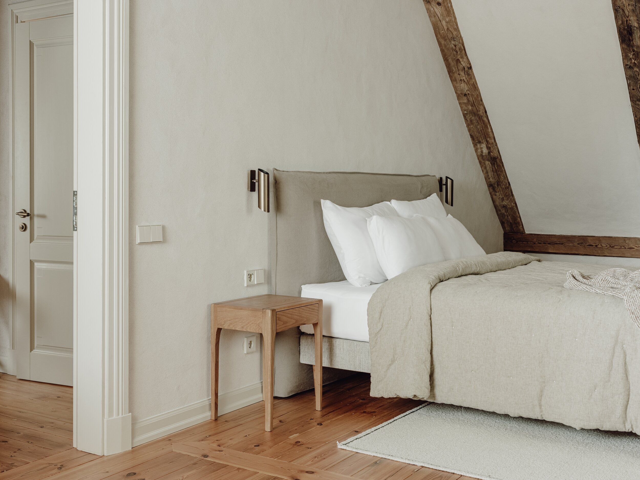 Mācītāja māja, Sestais - Image 7