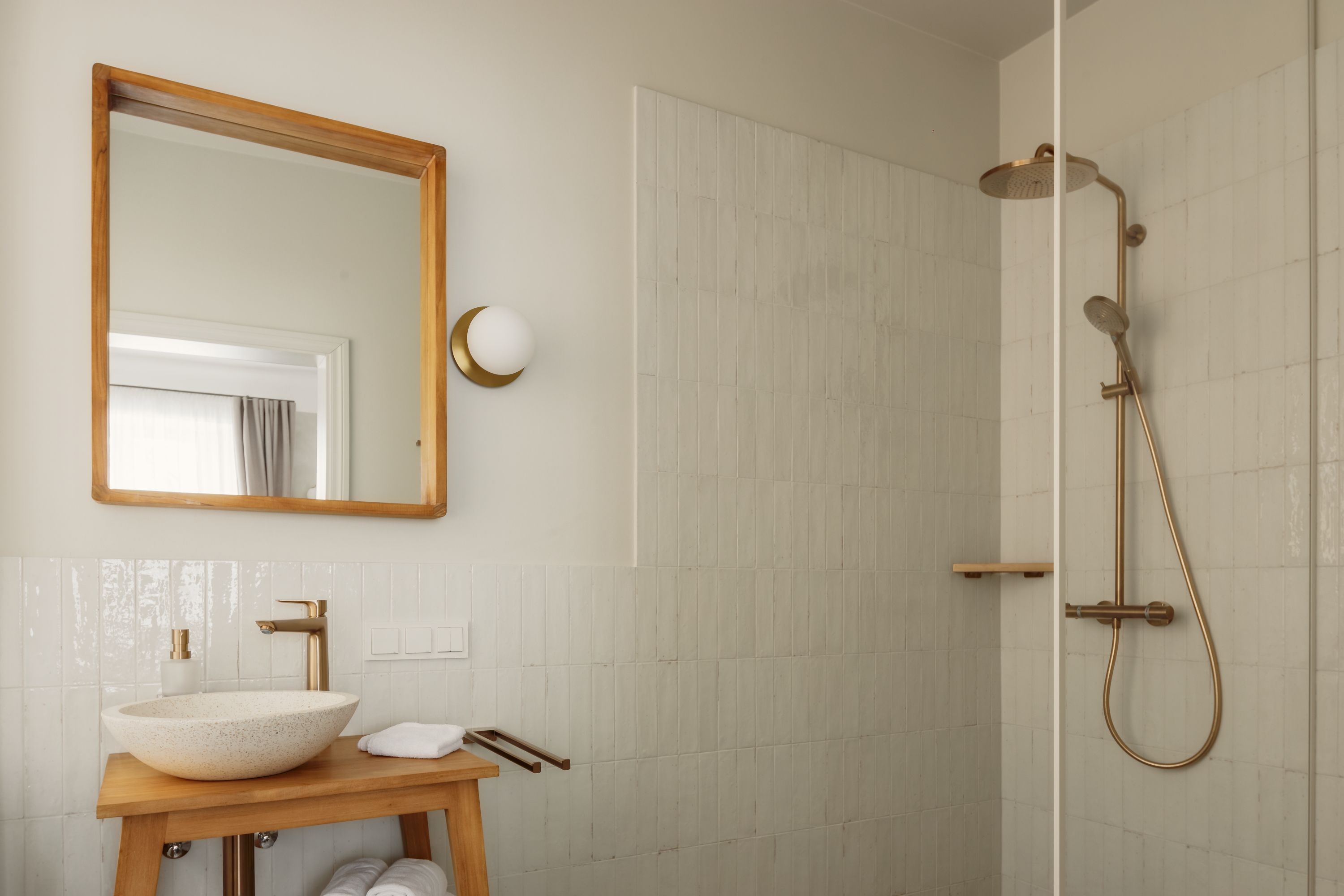 Spīdalas nams, Otrais - Image 8