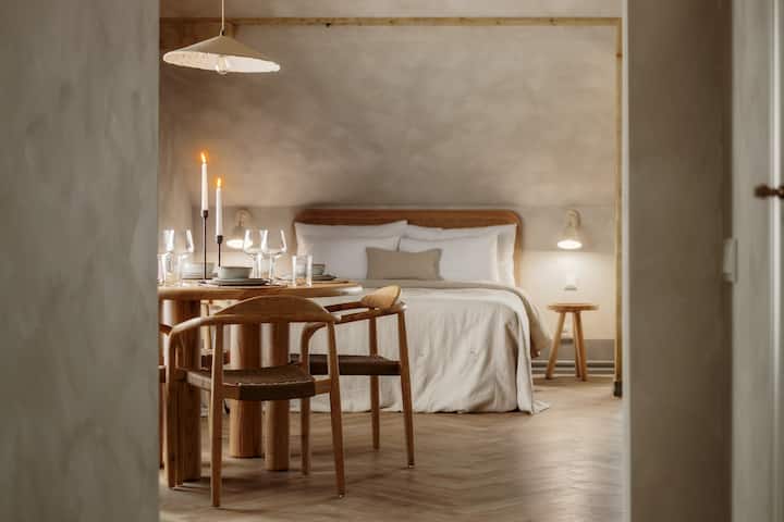 Spīdalas nams, Piektais - Image 2