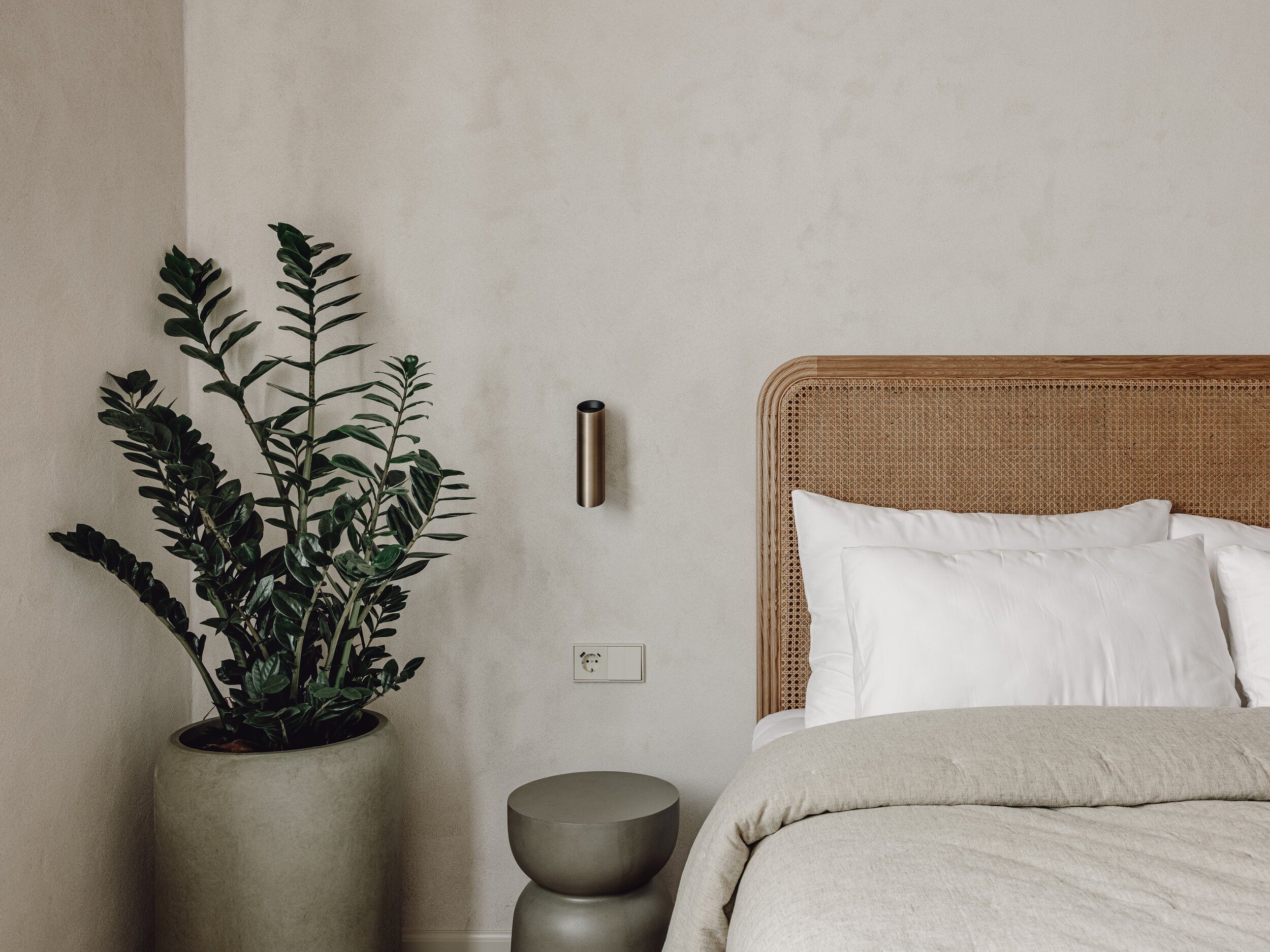 Mācītāja māja, Pirmais - Image 11