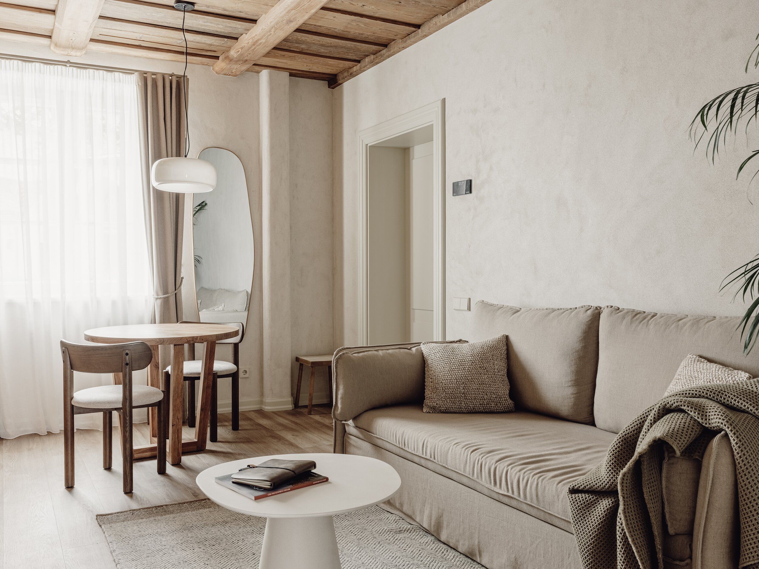 Mācītāja māja, Trešais - Image 14