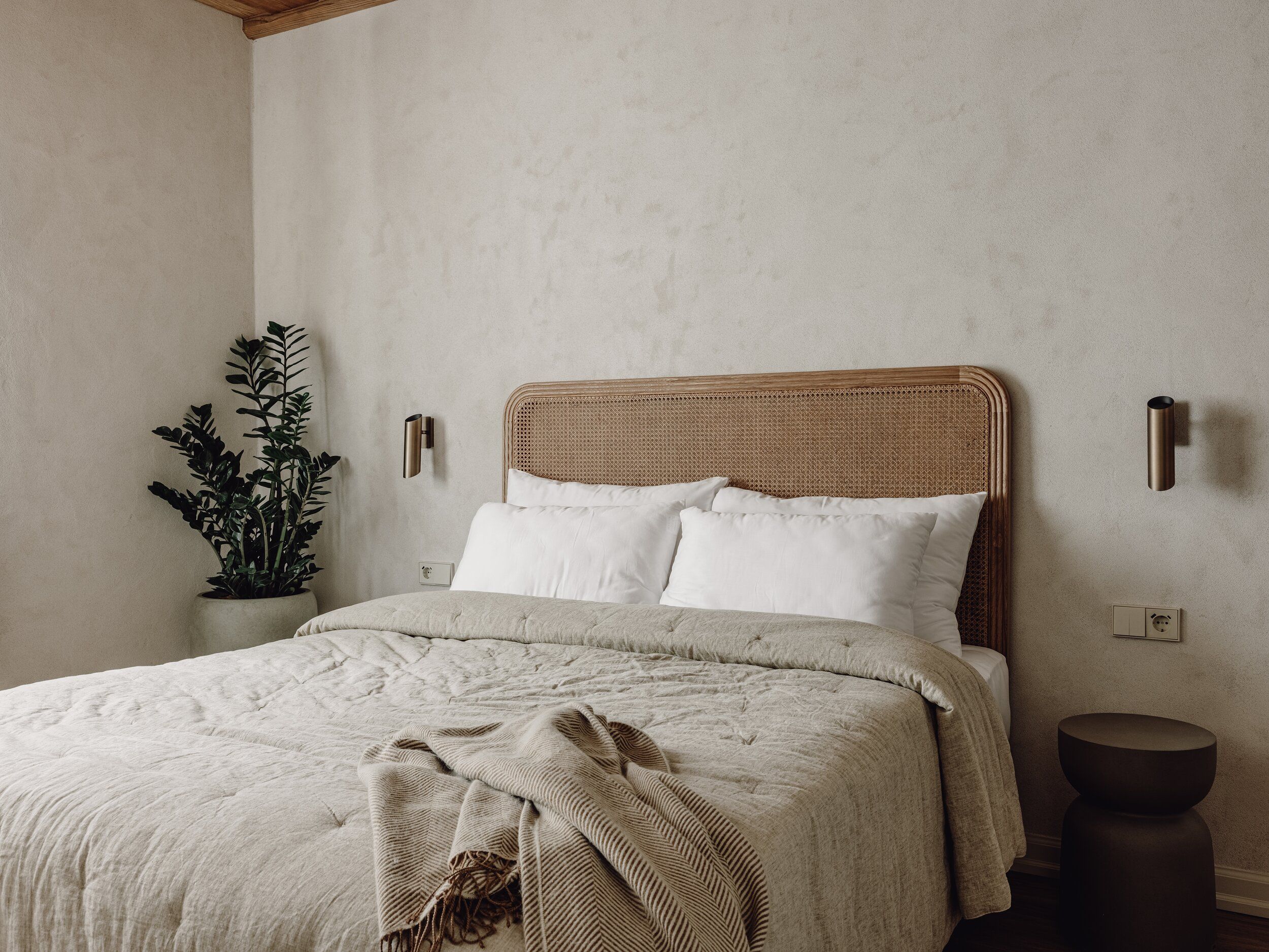 Mācītāja māja, Pirmais - Image 5