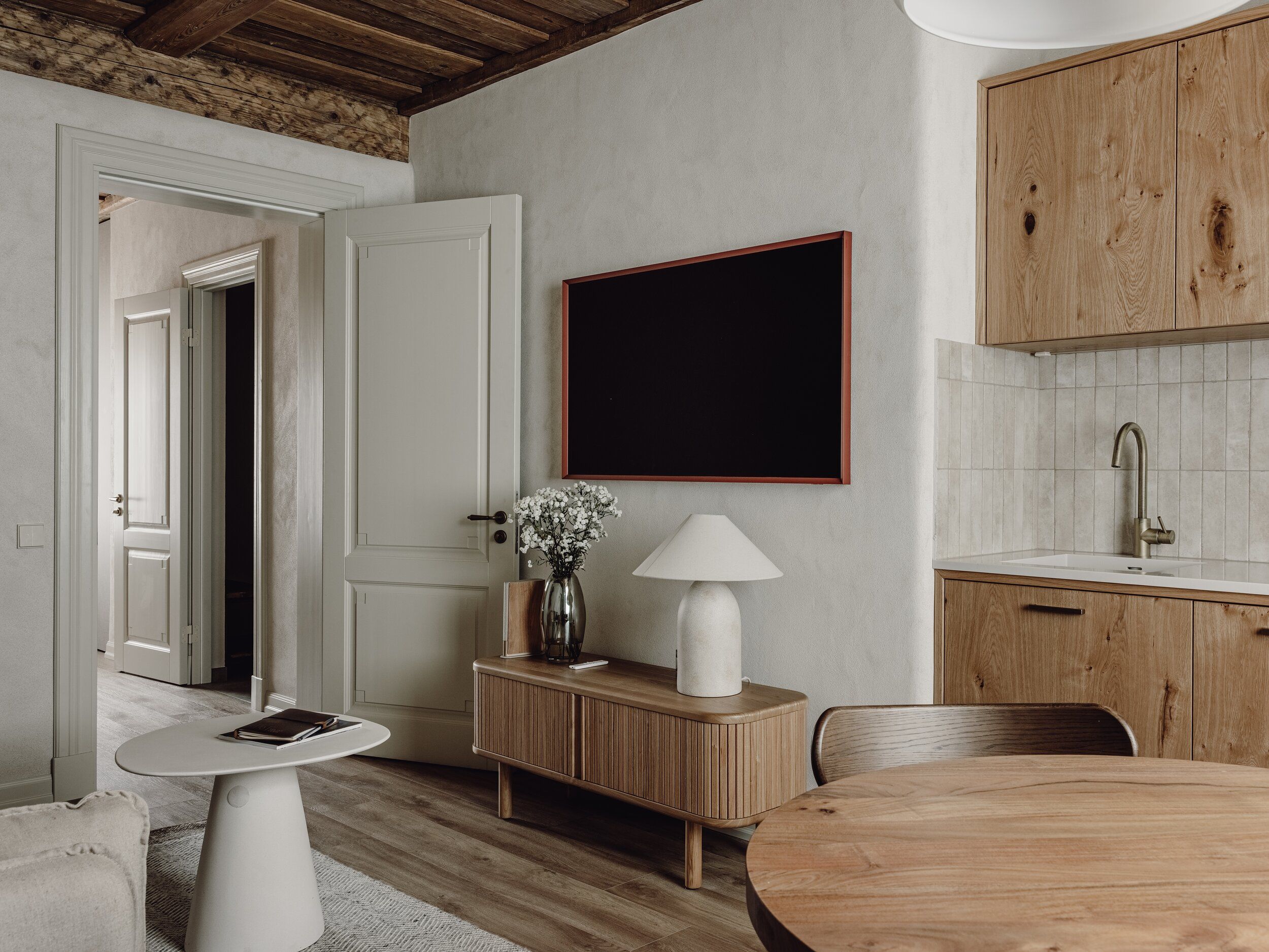 Mācītāja māja, Trešais - Image 10