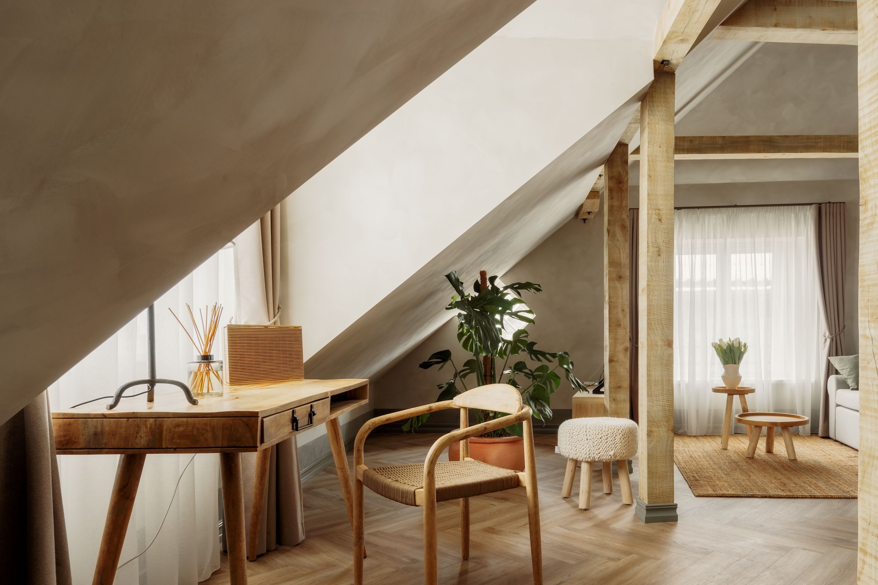 Spīdalas nams, Sestais - Image 5