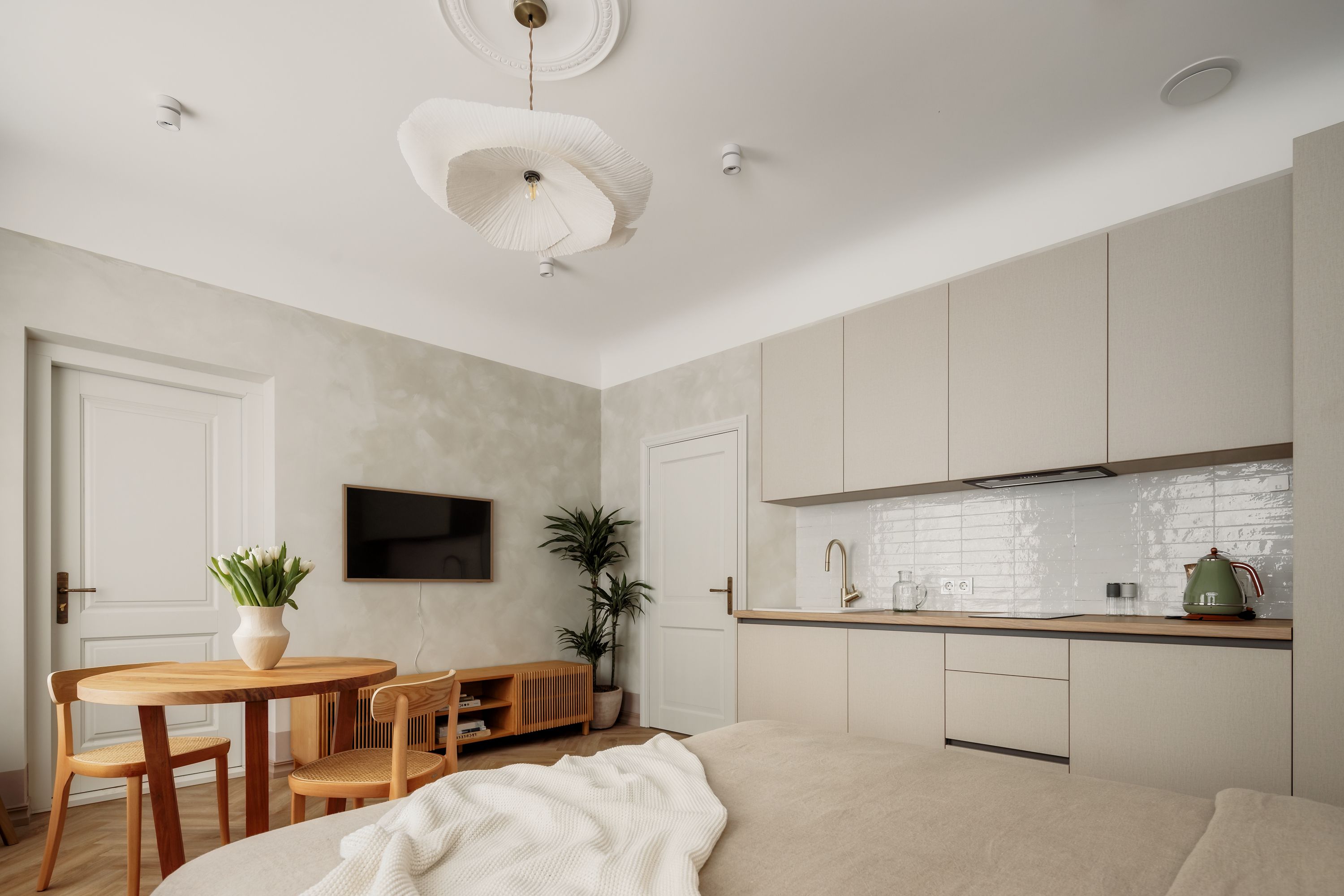 Spīdalas nams, Pirmais - Image 4