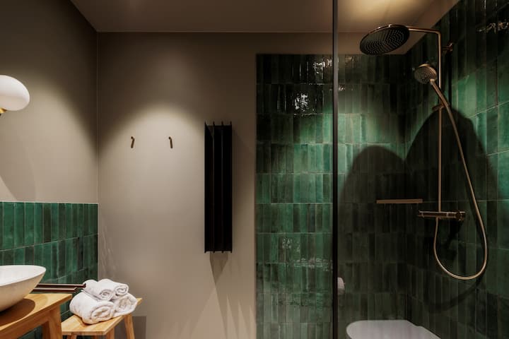 Spīdalas nams, Piektais - Image 9