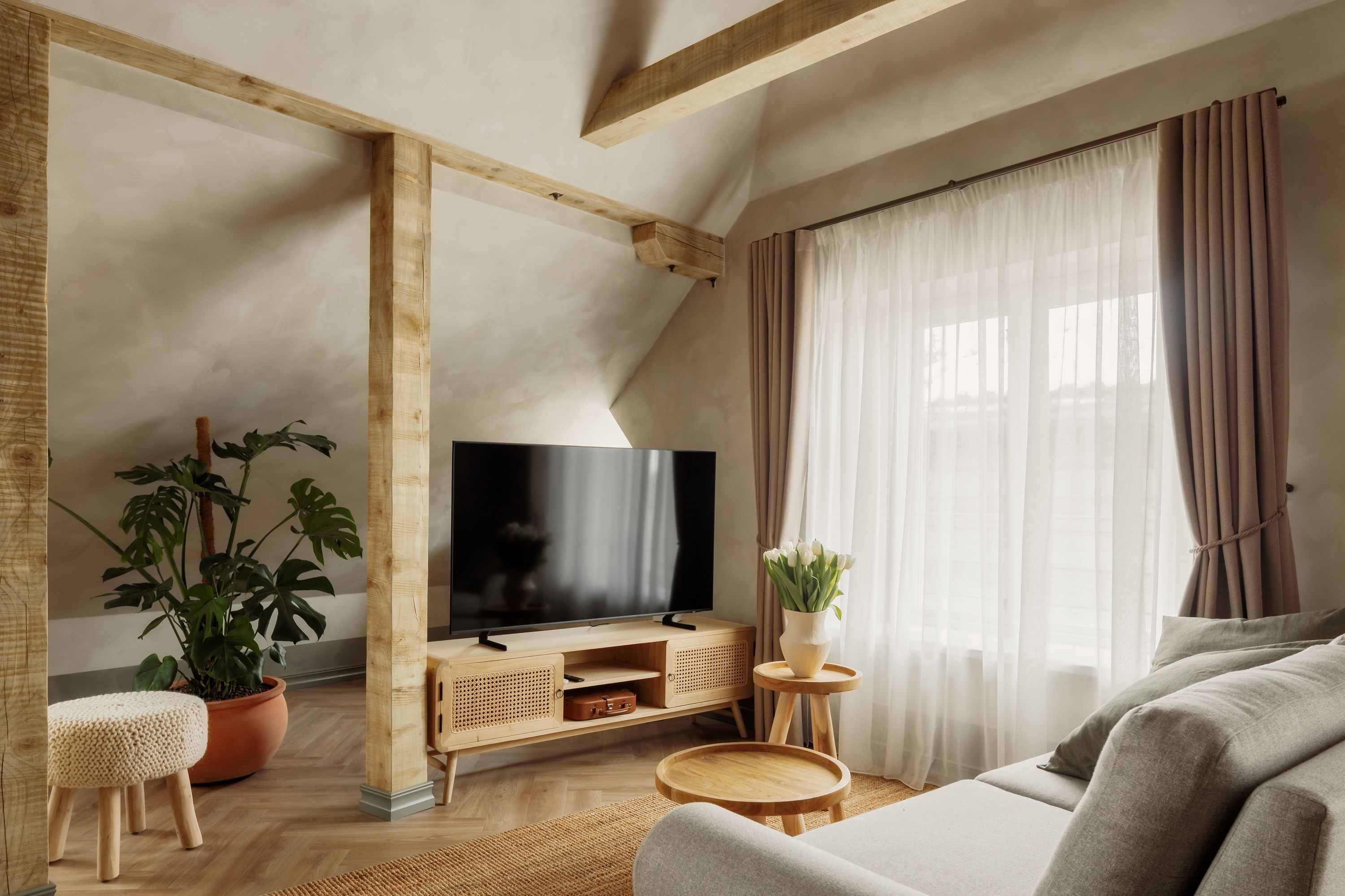 Spīdalas nams, Sestais - Image 9