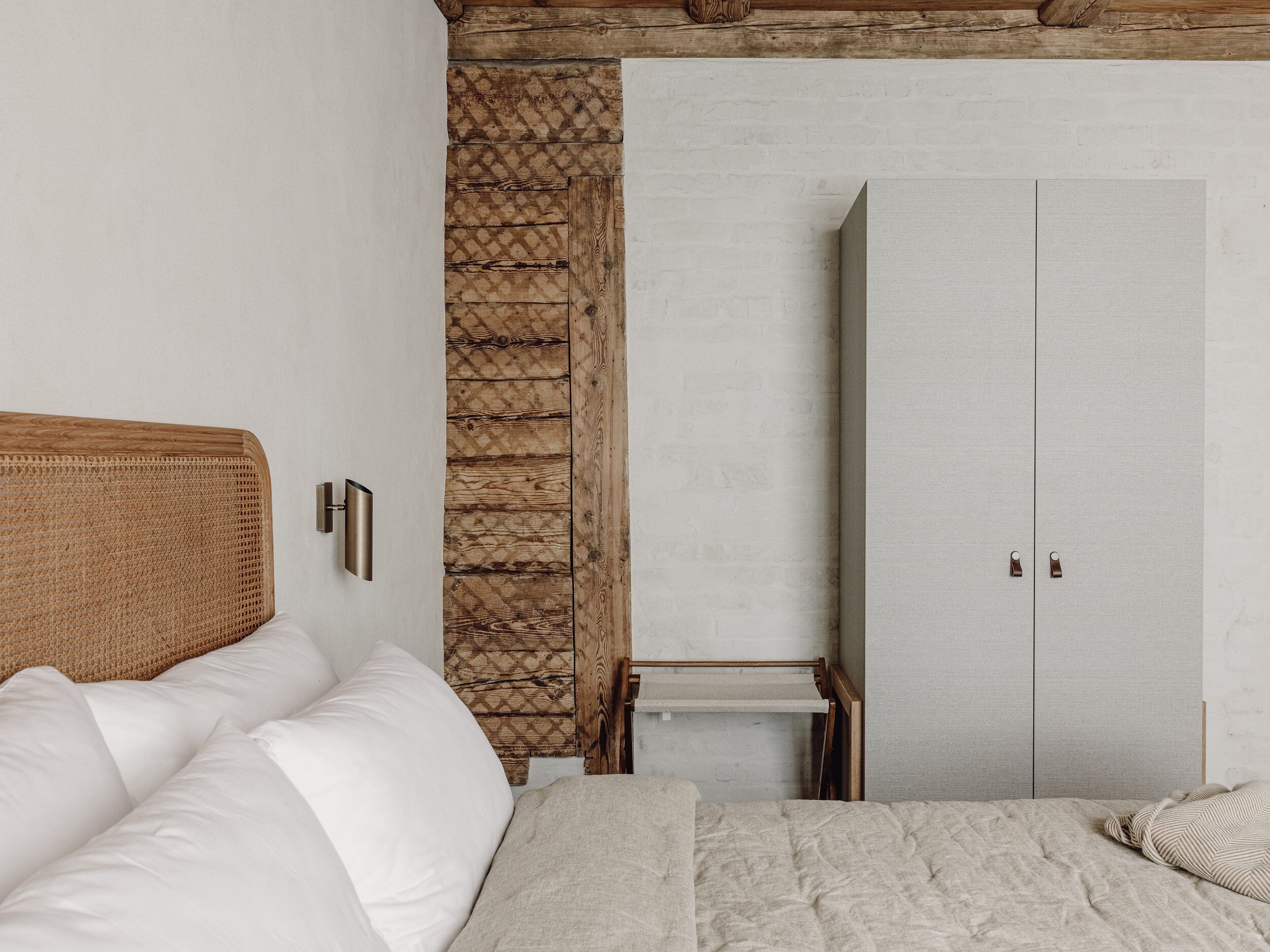 Mācītāja māja, Pirmais - Image 10