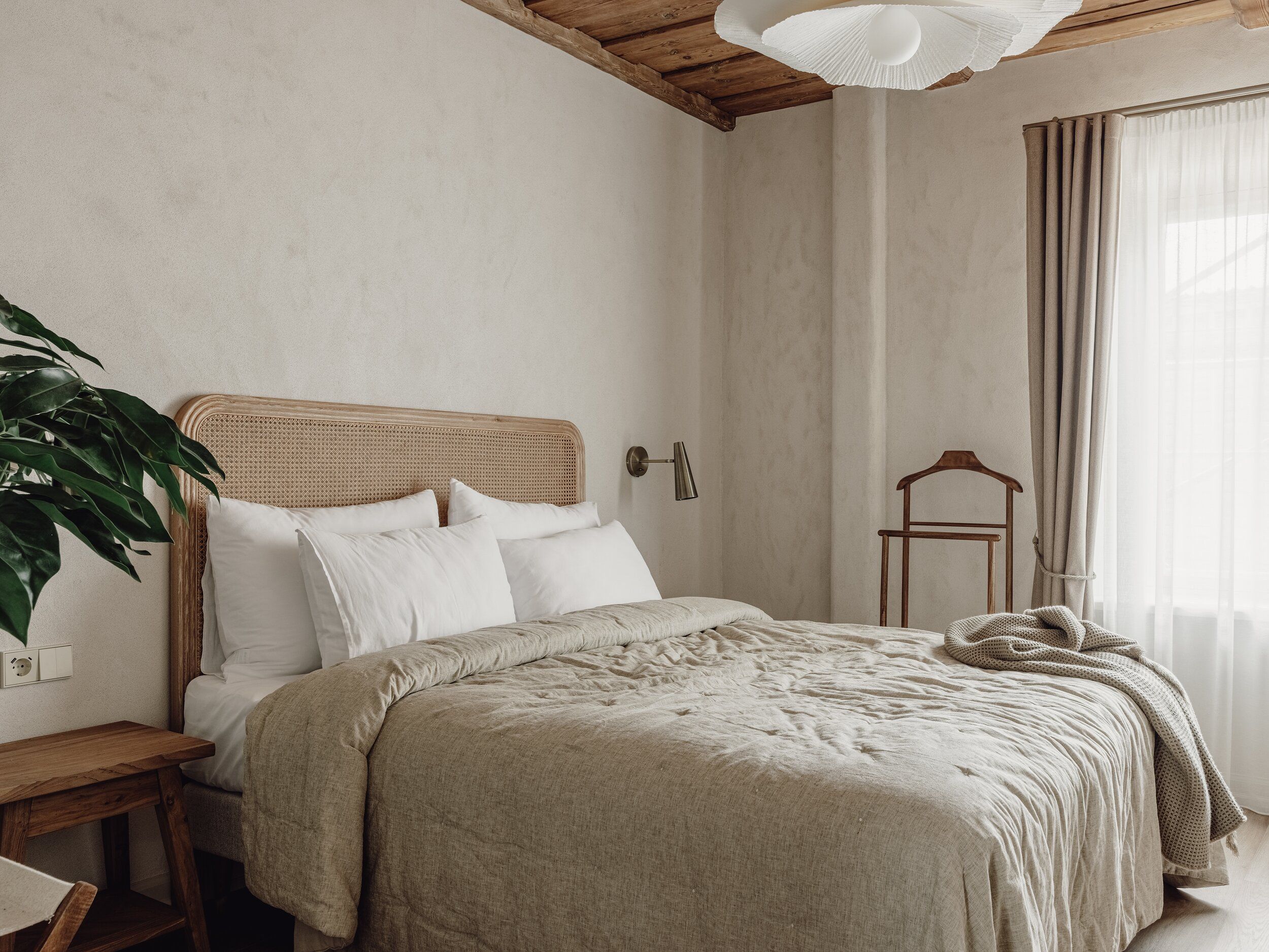 Mācītāja māja, Trešais - Image 4