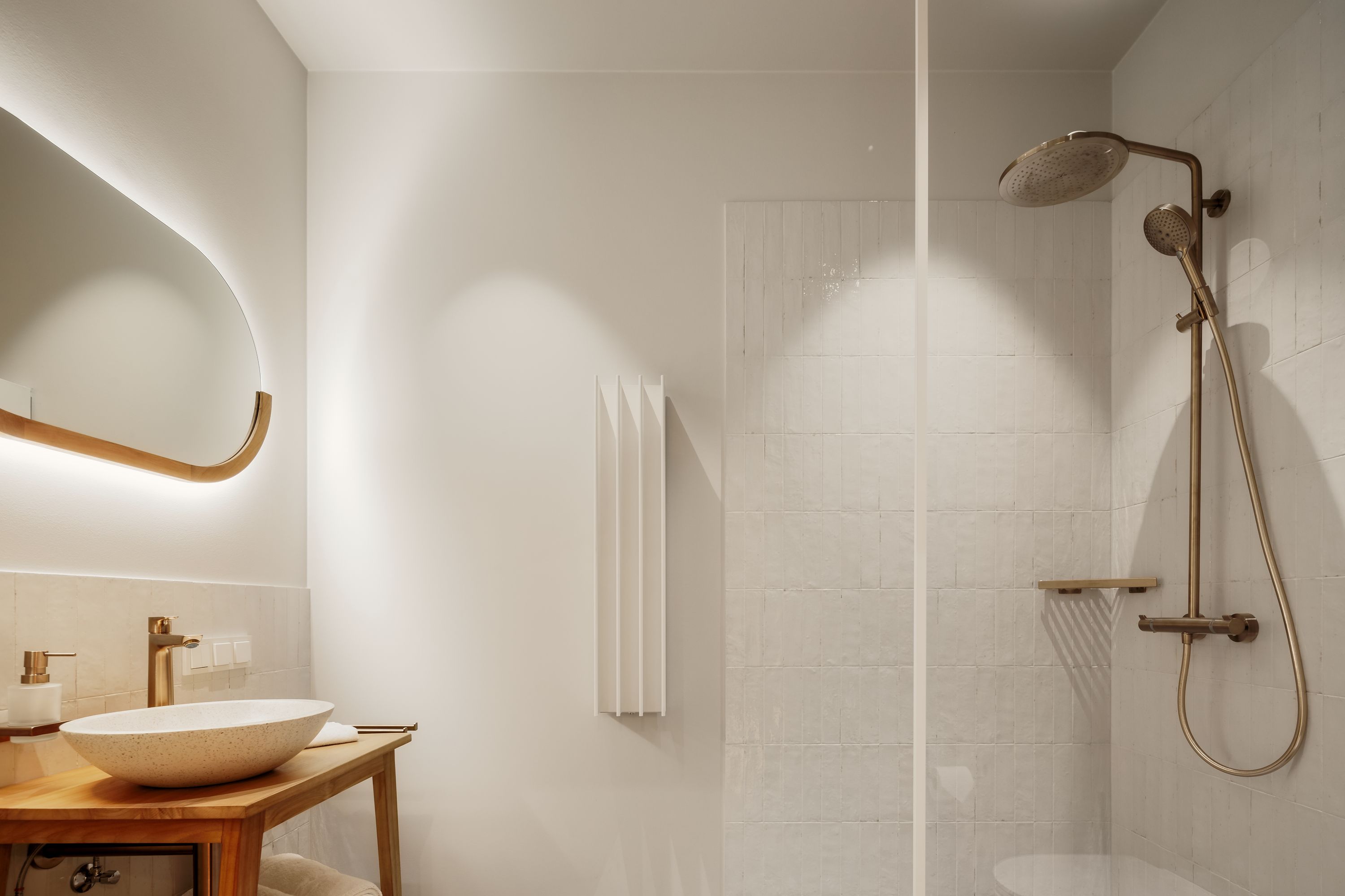 Spīdalas nams, Trešais - Image 9