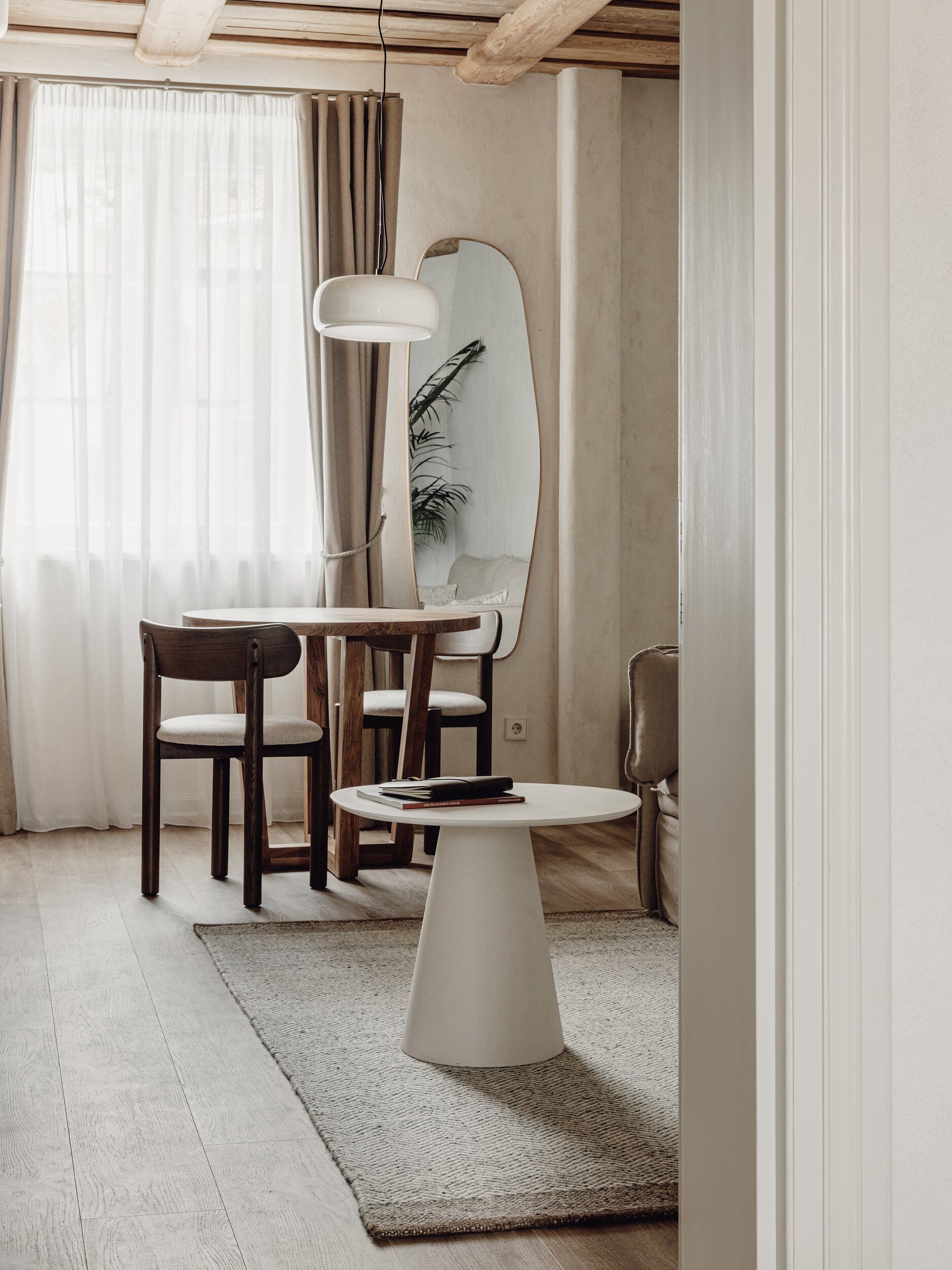 Mācītāja māja, Trešais - Image 20