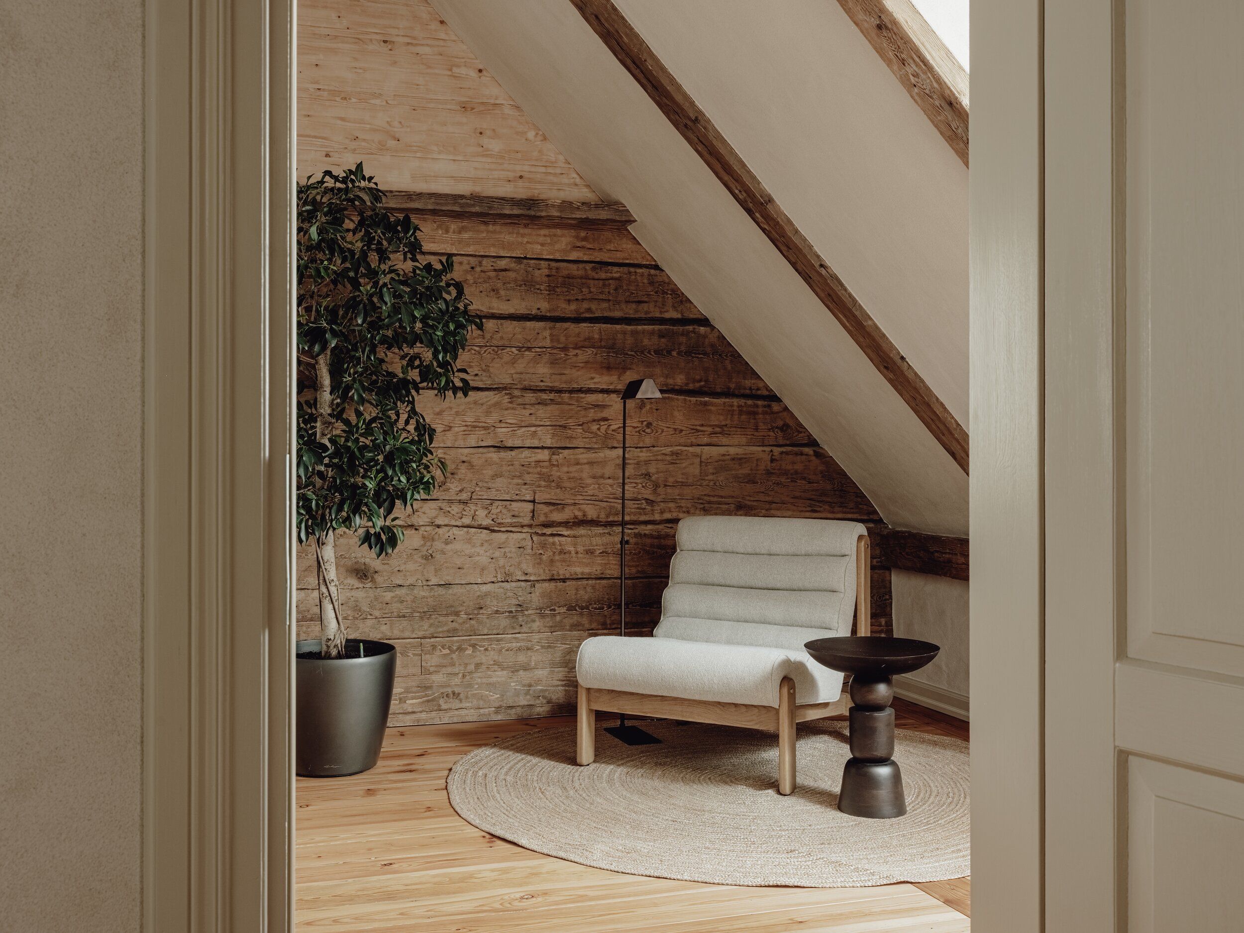 Mācītāja māja, Sestais - Image 5