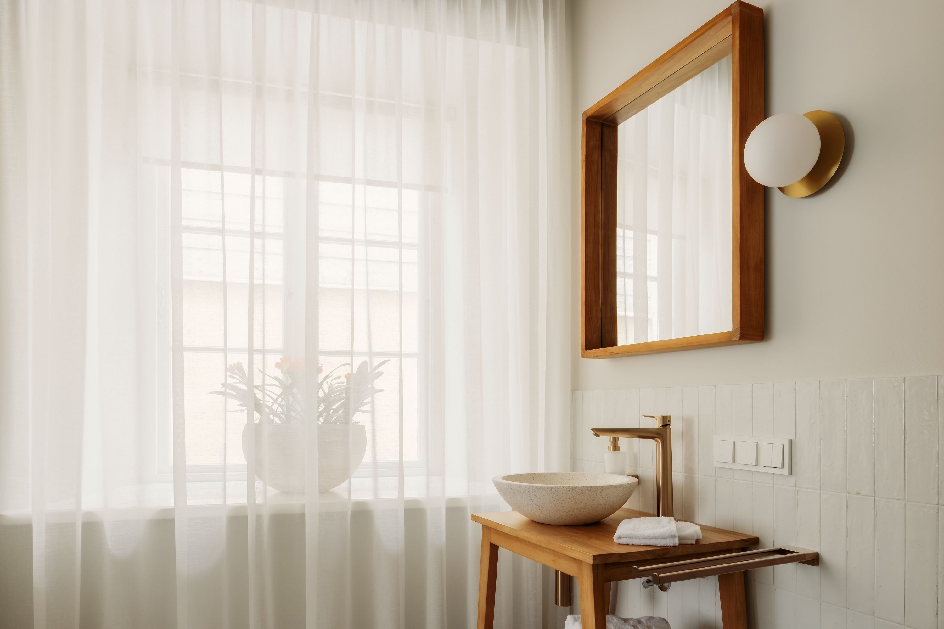 Spīdalas nams, Otrais - Image 7