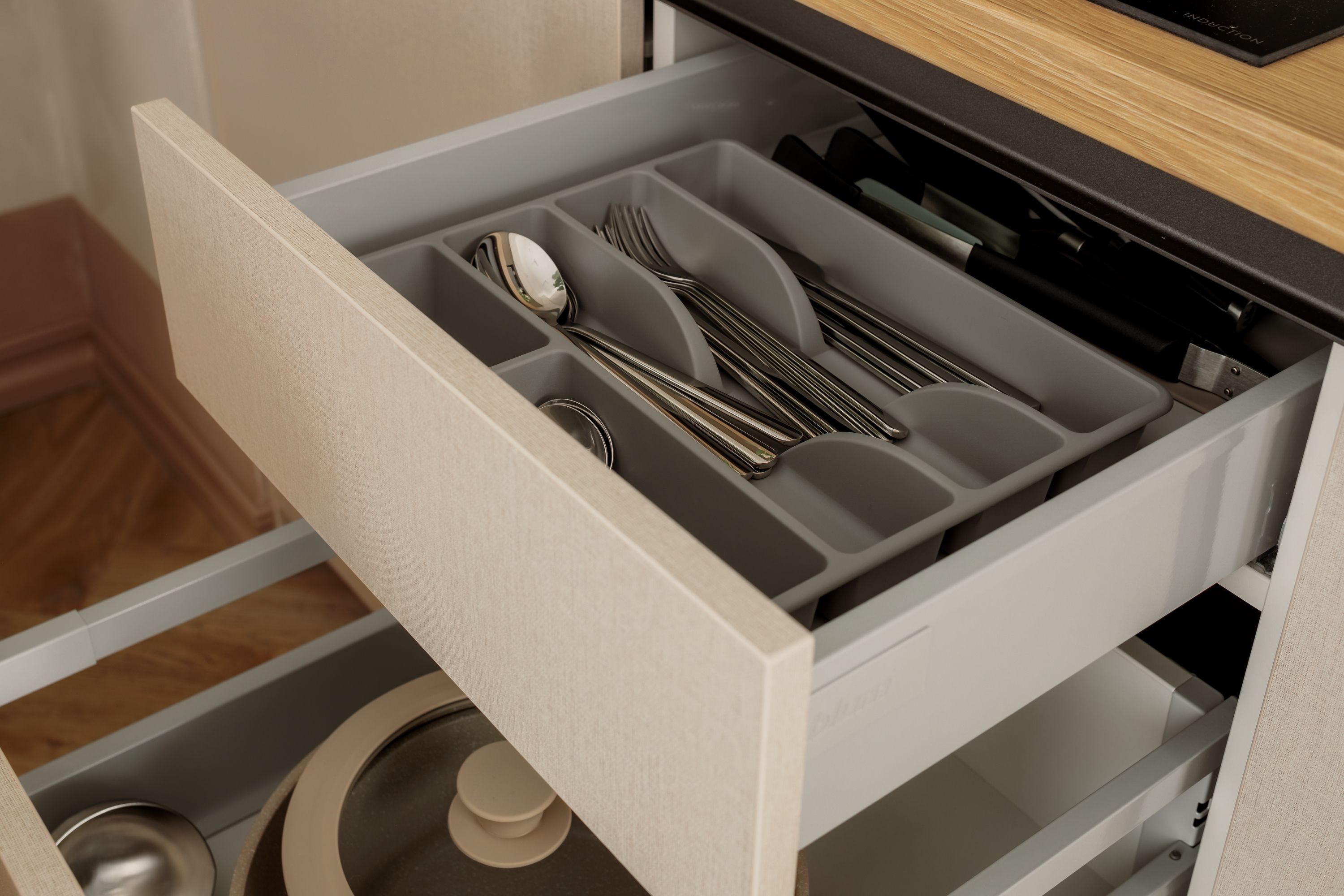 Spīdalas nams, Ceturtais - Image 6