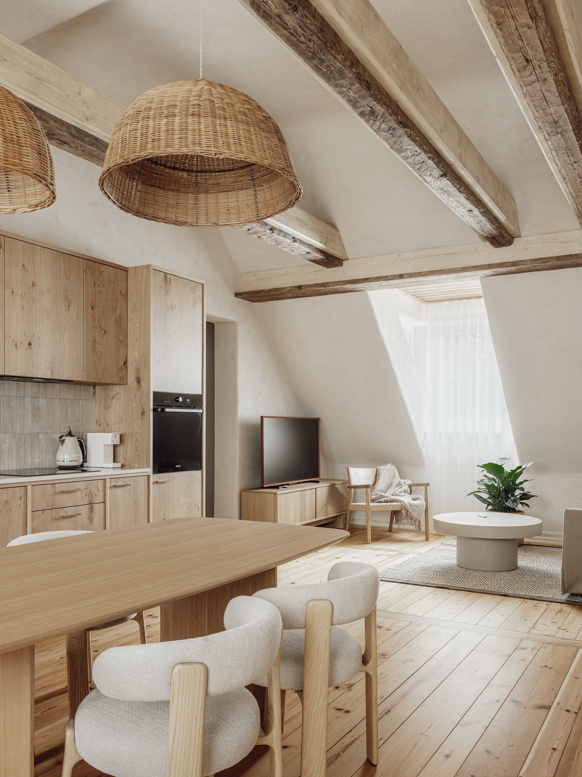 Mācītāja māja, Sestais - Image 13