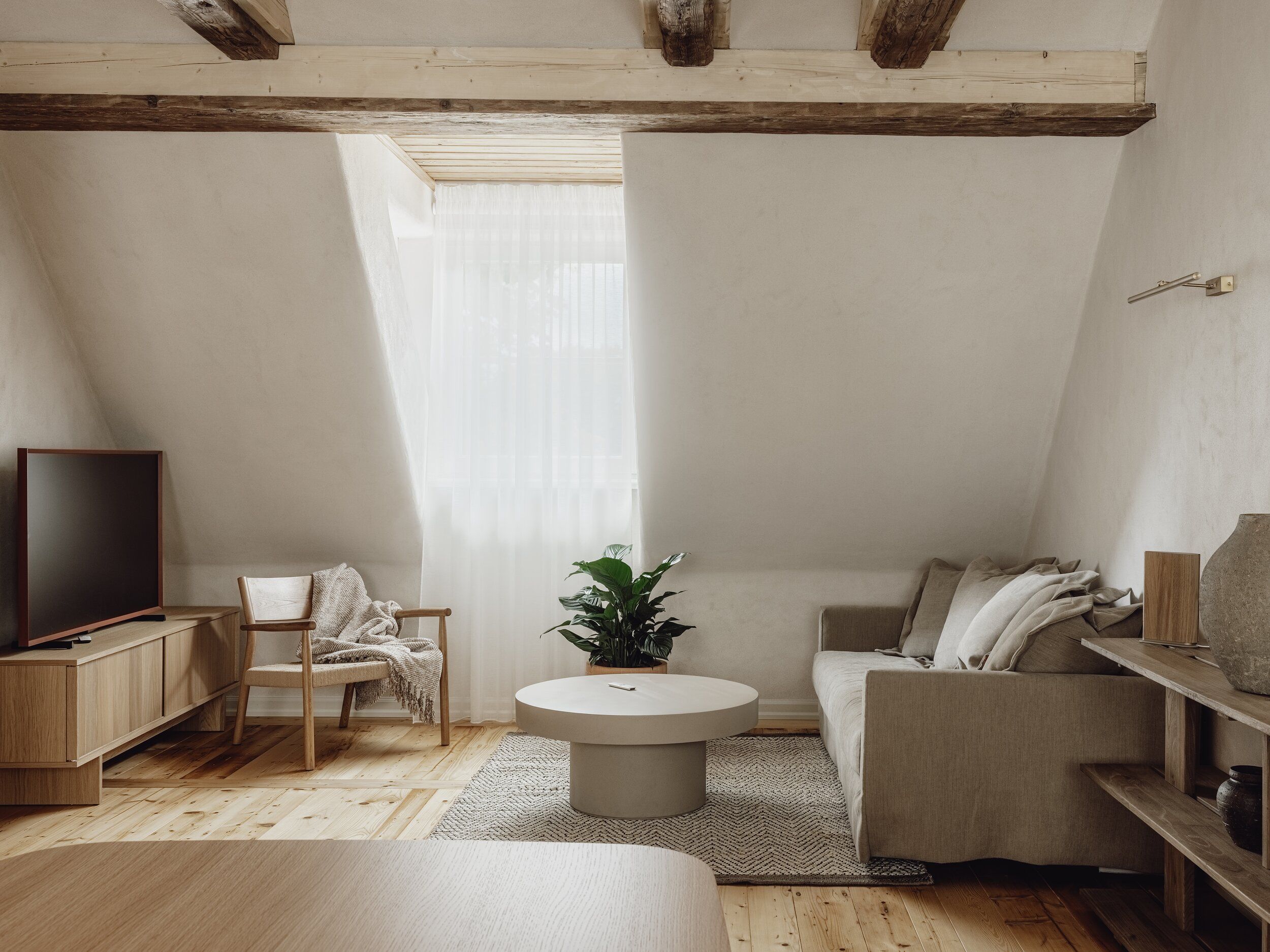 Mācītāja māja, Sestais - Image 23